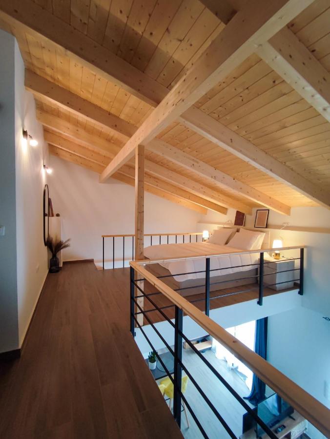 Freesia Loft Apartment อิโออันนินา ภายนอก รูปภาพ